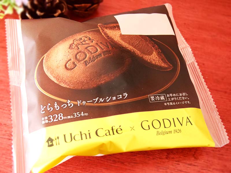 「Uchi Café×GODIVA どらもっち ドゥーブルショコラ」（ローソン）354円（税込）