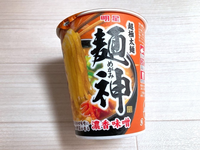 「麺神カップ 濃厚味噌」（明星）　価格：275円（税込）